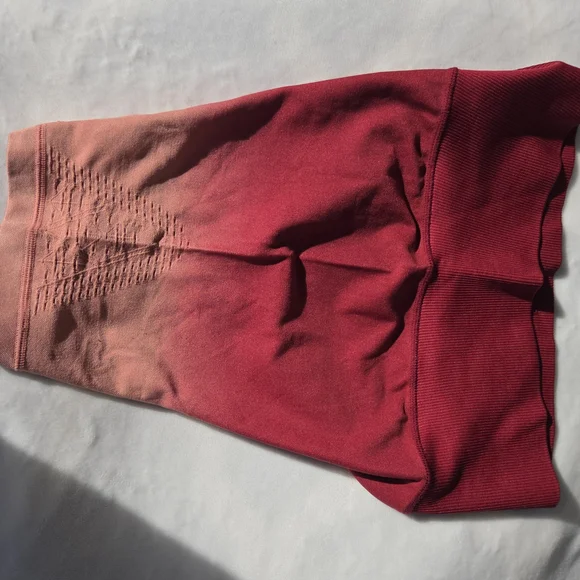 Red and Pink Shorts‎ - Picture 4 of 6